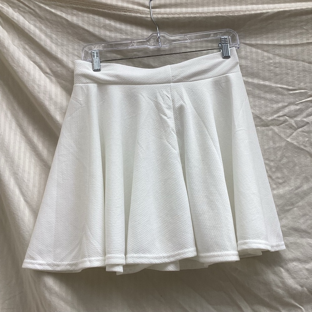 Urban Coco NWT Chic White Skater Skirt, size large - Picture 6 of 6
